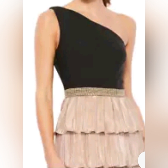 Mac Dugga Ieena Metallic One Shoulder Ruffle Tiered Gown Black Gold Sz 4 NWT - Picture 4 of 13